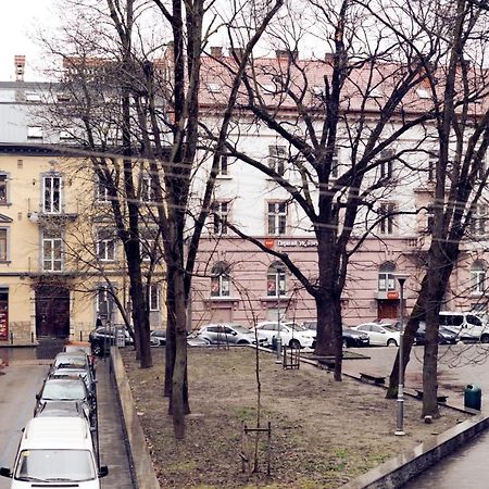 Apartments Near Potocki Palace Львов Экстерьер фото