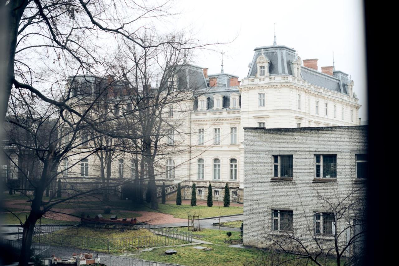 Apartments Near Potocki Palace Львов Экстерьер фото
